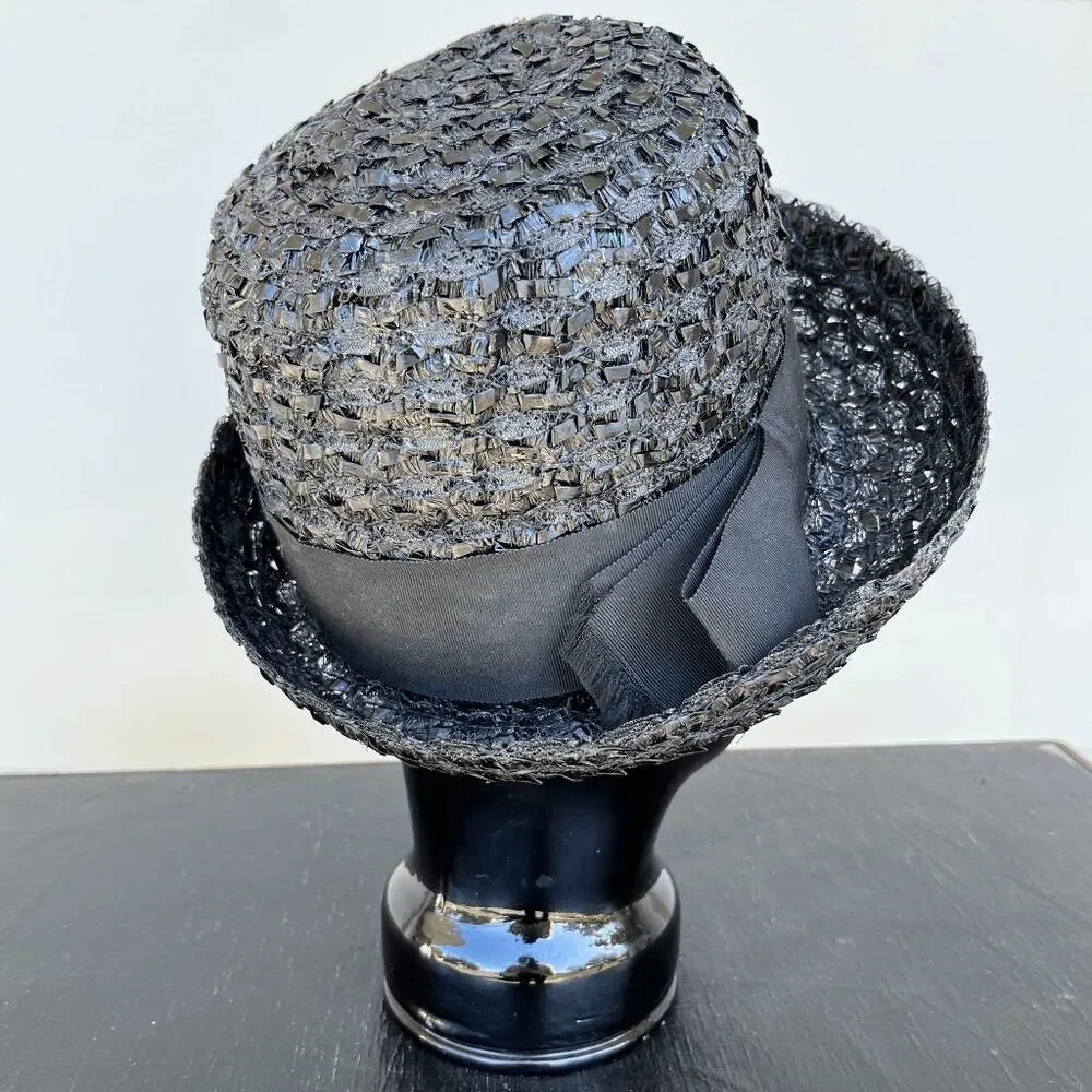 VTG 50s Derby Hat Black Straw Cloche Church Elegant Minimalist Chic VTG - Picture 2 of 13